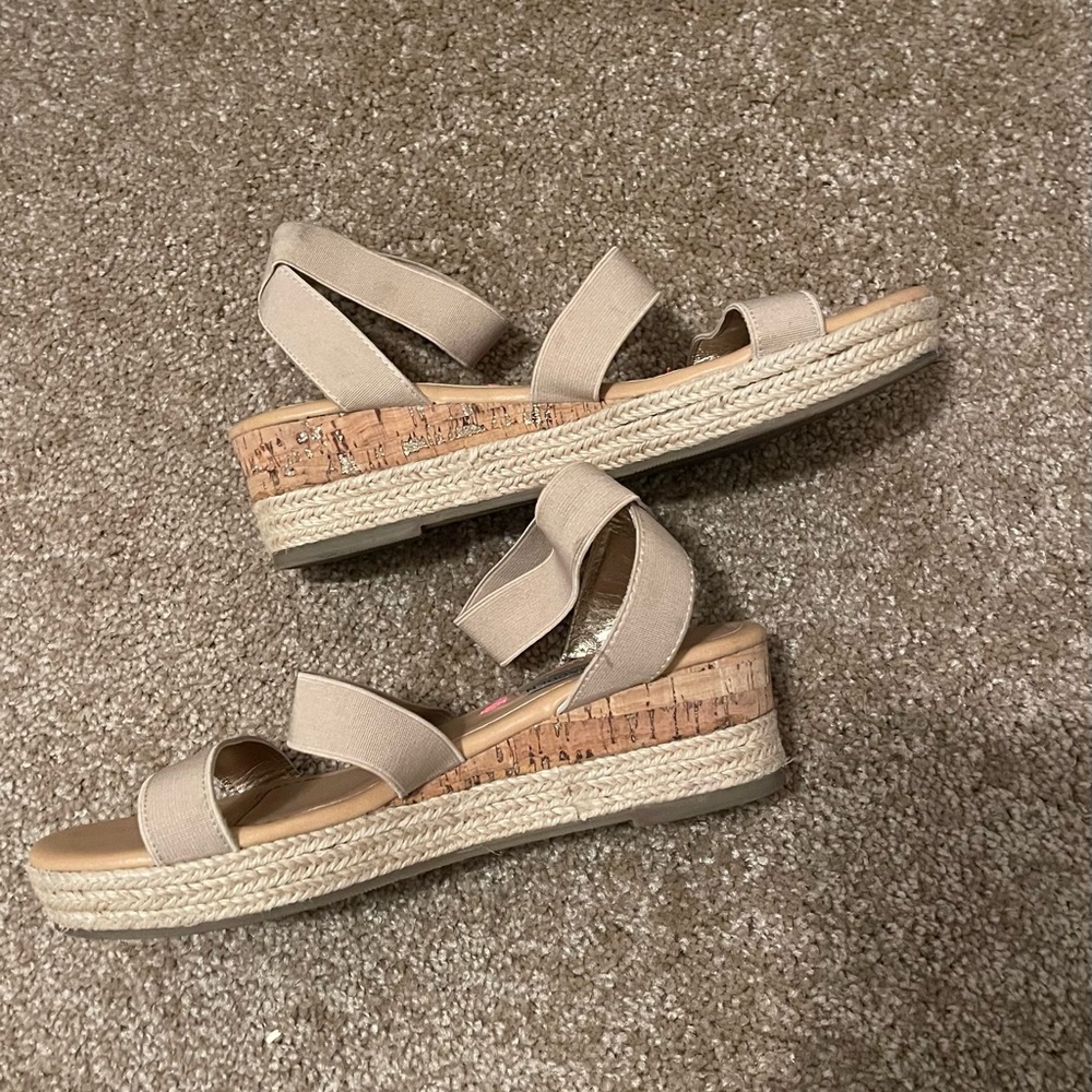 Girls Steve Madden wedge sandals size 4